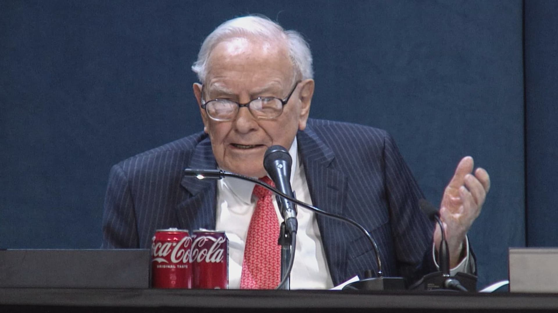 Buffett's Berkshire Hathaway, Walmart among the companies with the most to gain from deploying AI