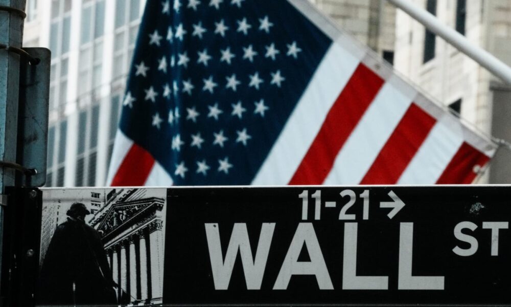 Here are the 10 things the Club is watching in the stock market Friday