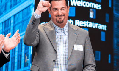 $1 billion-a-year CEO writes hundreds of thank you notes to staff and still eats in the break room—’which always, for whatever reason, blows new employees away’