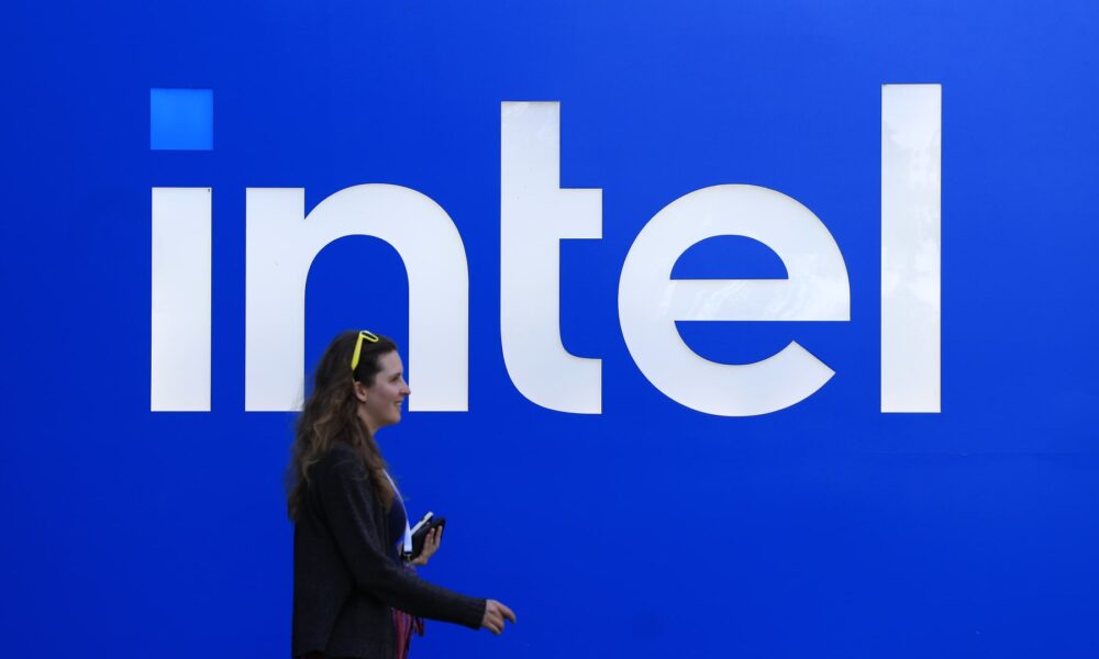 Jim Cramer's top 10 things to watch in the stock market Friday