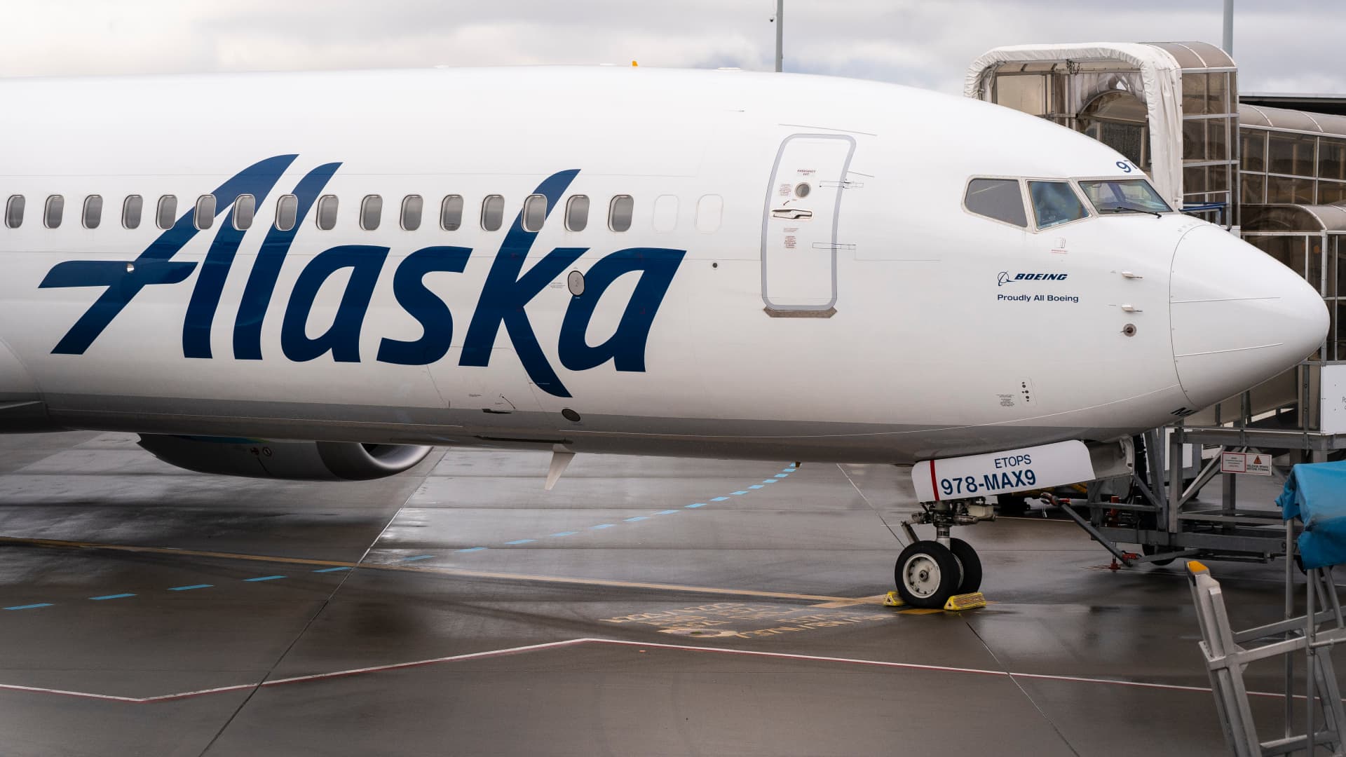 Alaska Airlines restores operations after tech outage grounds flights