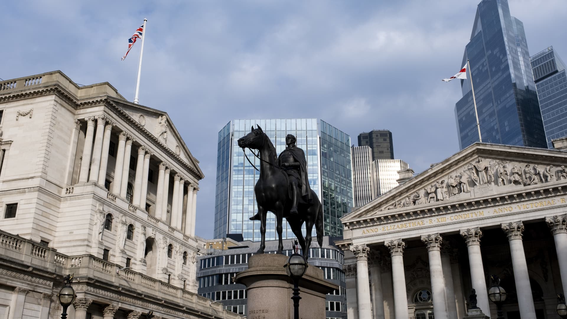 Bank of England warns of 'sharp market correction' if AI bubble bursts