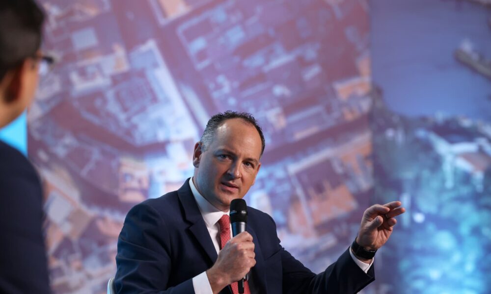 Boeing names Mandarin-speaking, ex-white house advisor China president