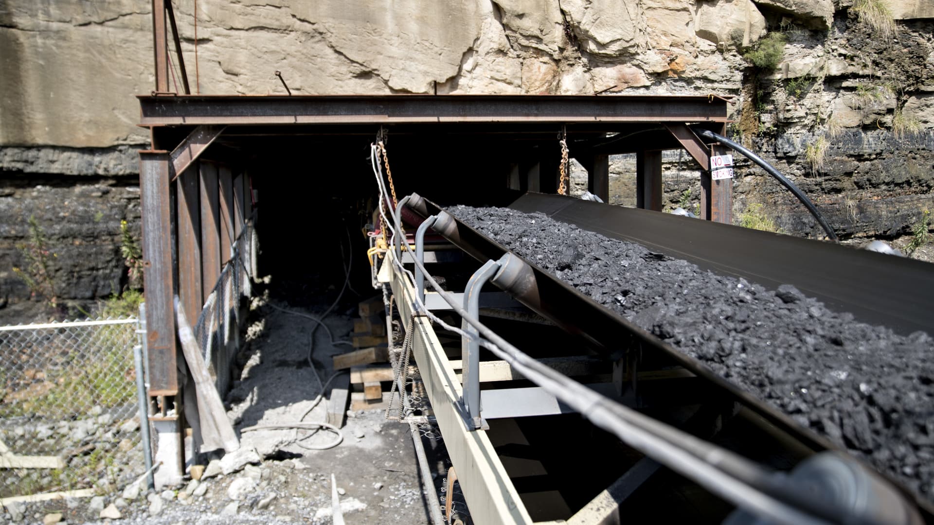 Coal stocks Core Natural Resources, Peabody could rally on AI demand