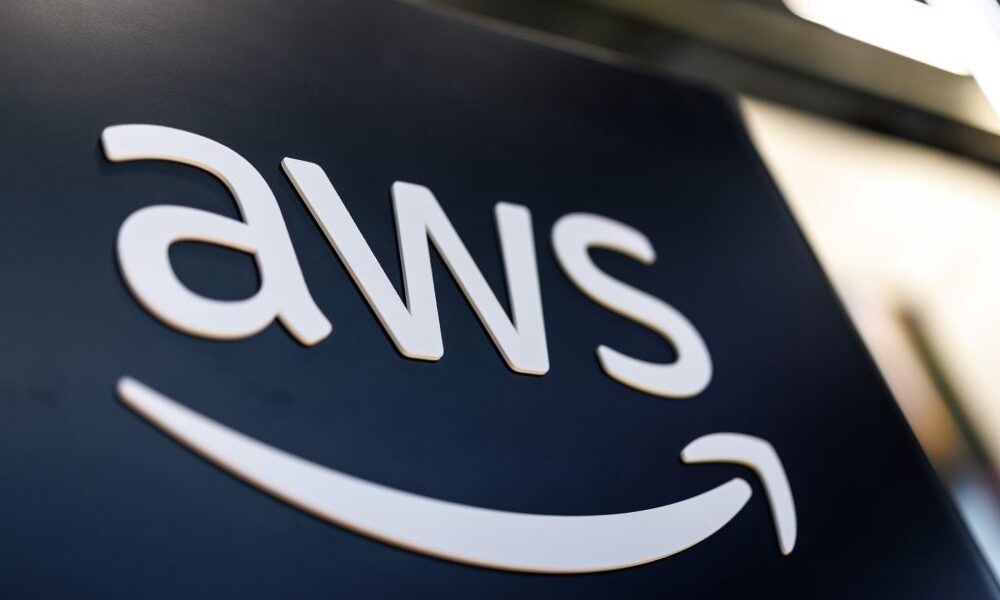 Coinbase, Robinhood down as Amazon outage briefly cripples the internet