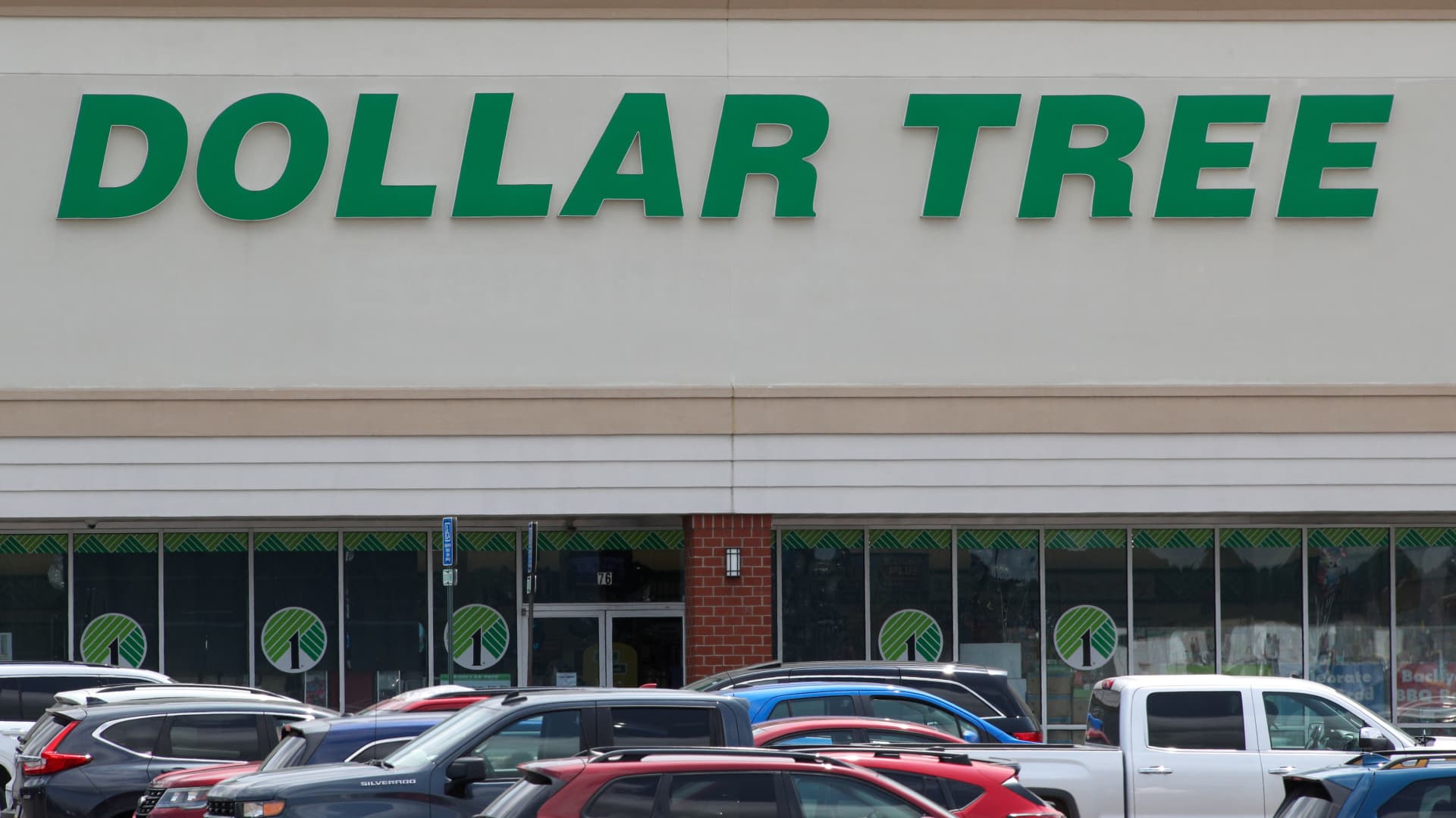 Dollar Tree gets a downgrade from Jefferies as discount retailer struggles versus competitors