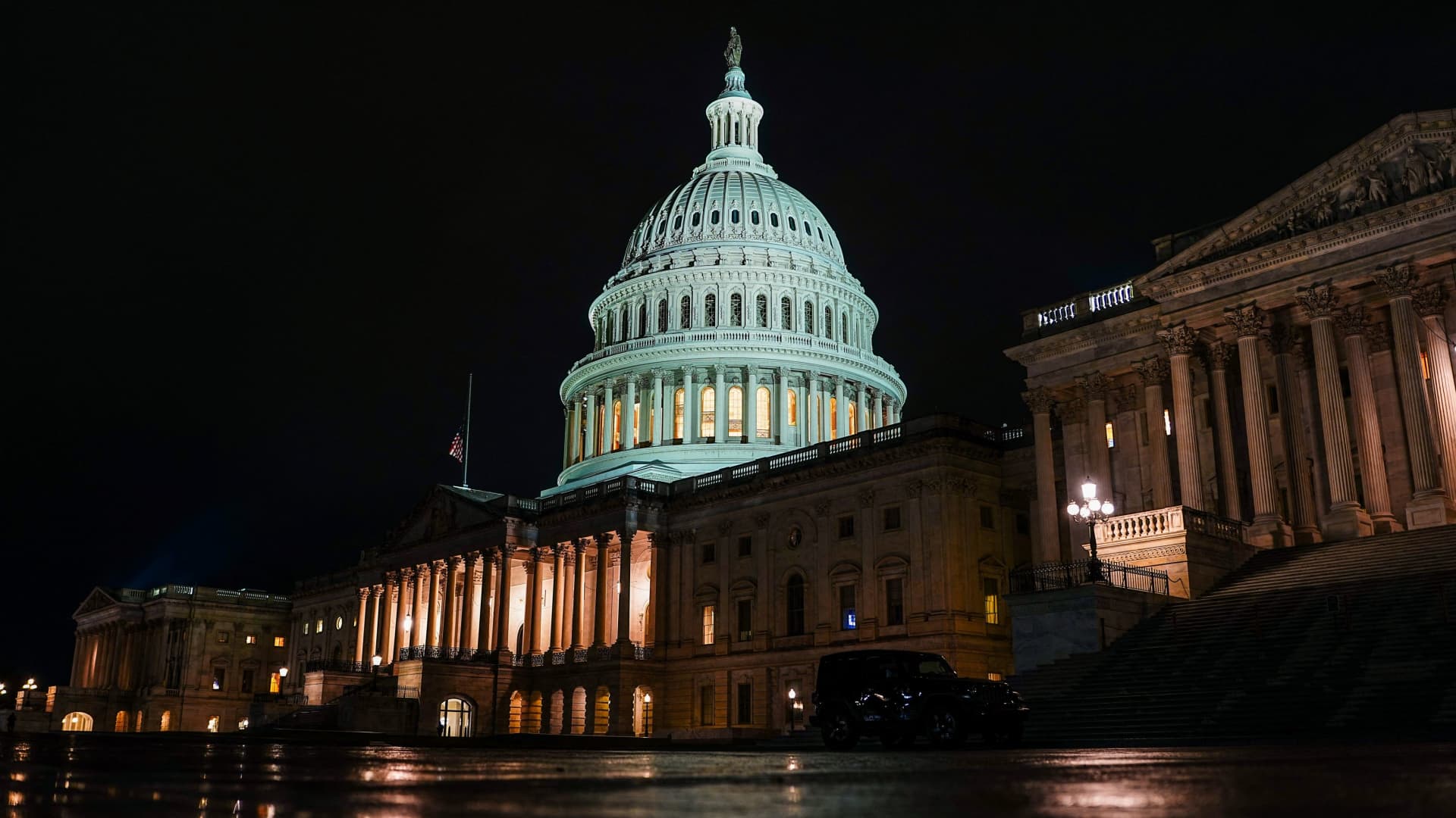 Jim Cramer's top 10 things to watch in the stock market Monday