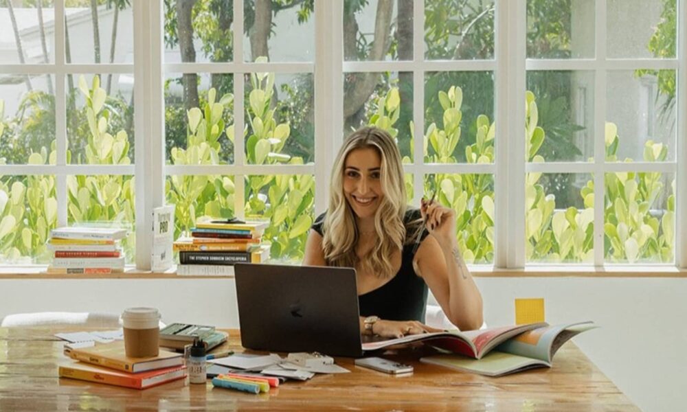 30-year-old founder reached out to 100 strangers in 100 days—it 'totally changed my life,' she says