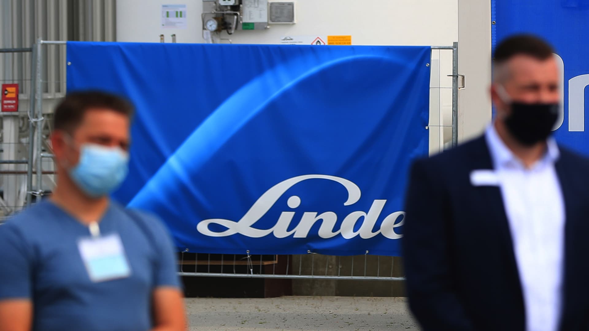 Analysts call this lagging stock a buy — plus, what's behind Nvidia's decline