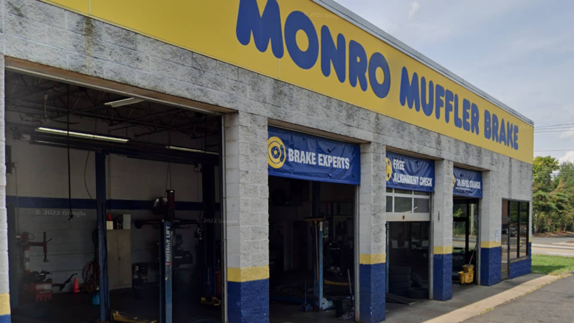 Carl Icahn returns to a familiar sector — auto repair —as he builds a 15% stake in Monro