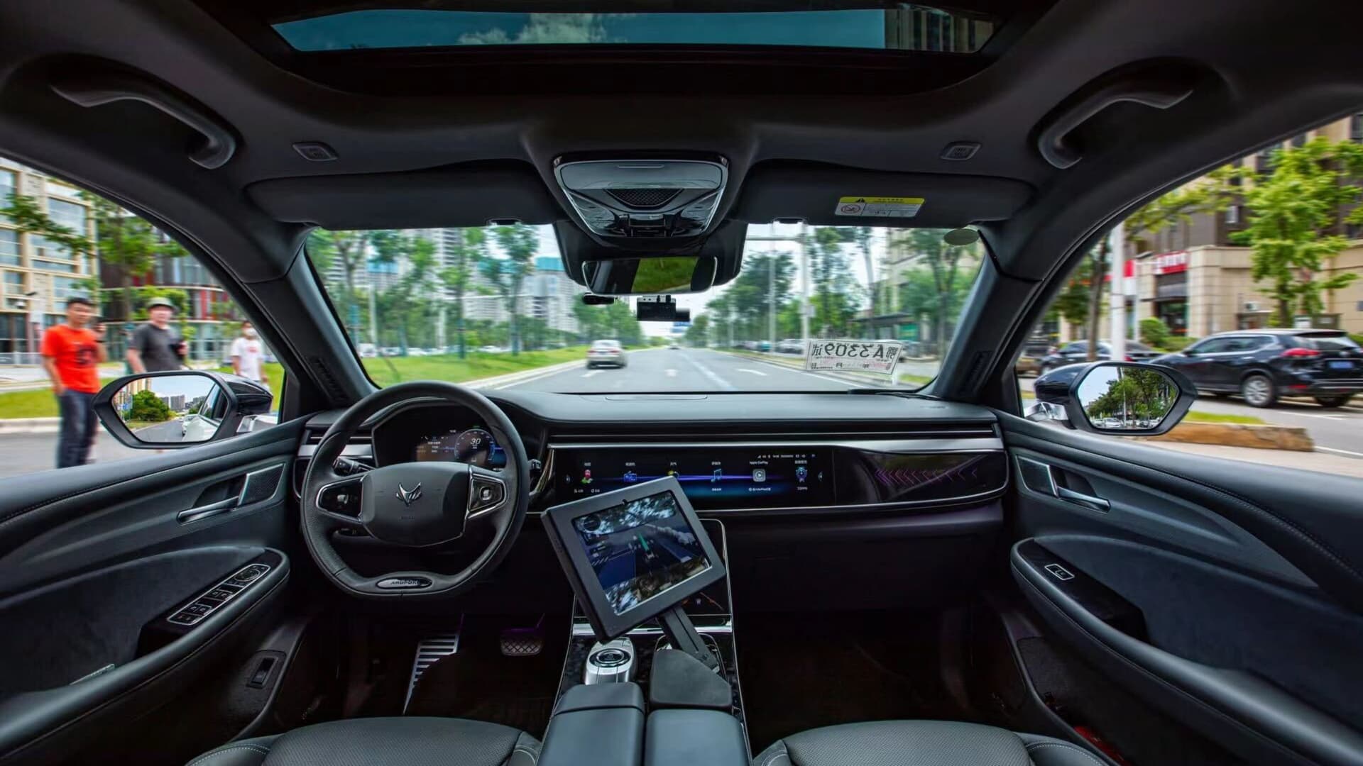 China's Baidu says it's running 250,000 robotaxis a week — same as Alphabet's Waymo