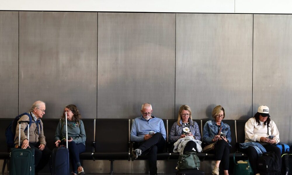 Flight canceled by shutdown? Here's what to know about refunds and how to deal with airlines