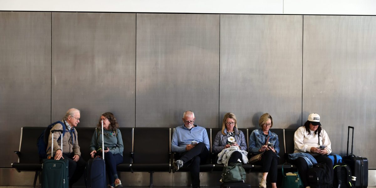 Flight canceled by shutdown? Here's what to know about refunds and how to deal with airlines