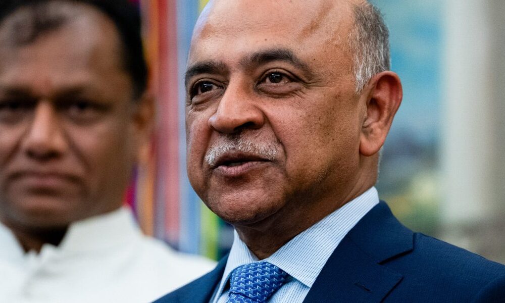 IBM’s CEO disagrees with JPMorgan CEO Jamie Dimon’s disdain for texting in meetings: ‘Telling people they can't use their technology would be weird’