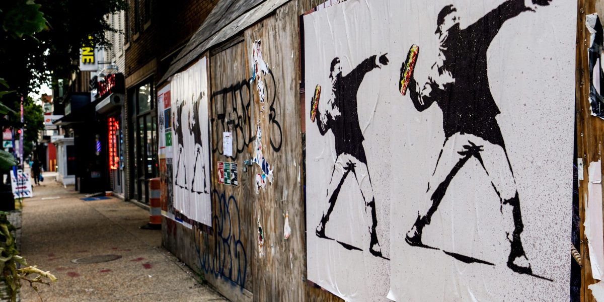 It's not assault to throw a Subway sandwich at a border patrol agent, DC jury rules