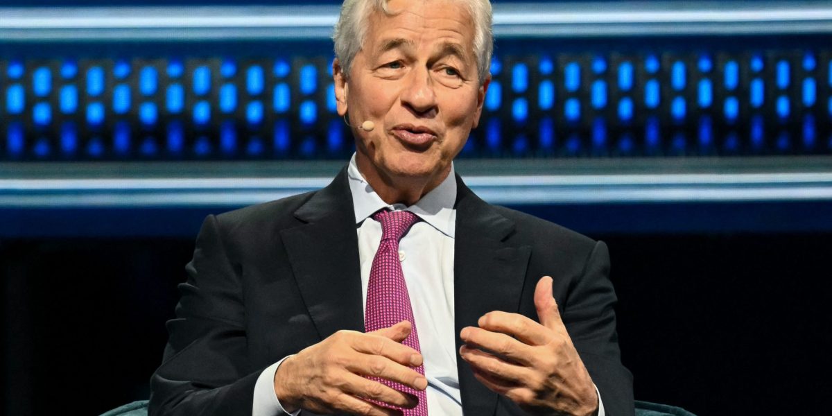 Jamie Dimon predicts AI will shorten the workweek : 'My guess is the developed world be working three-and-a-half days a week'