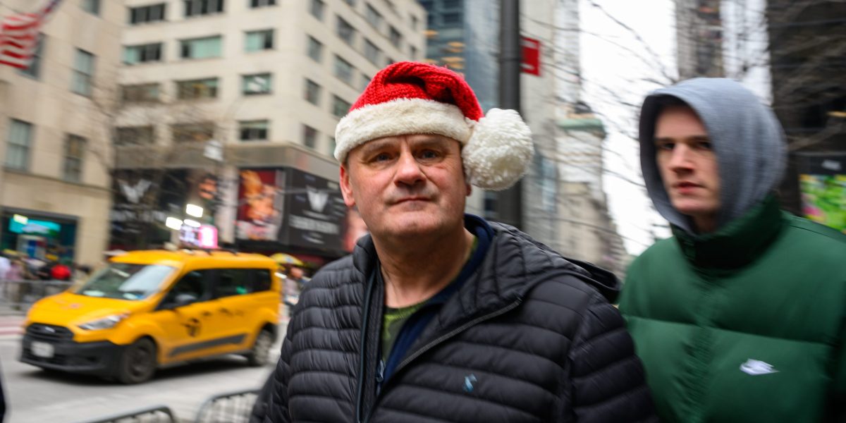 NRF sees first $1 trillion holiday shopping season in American history