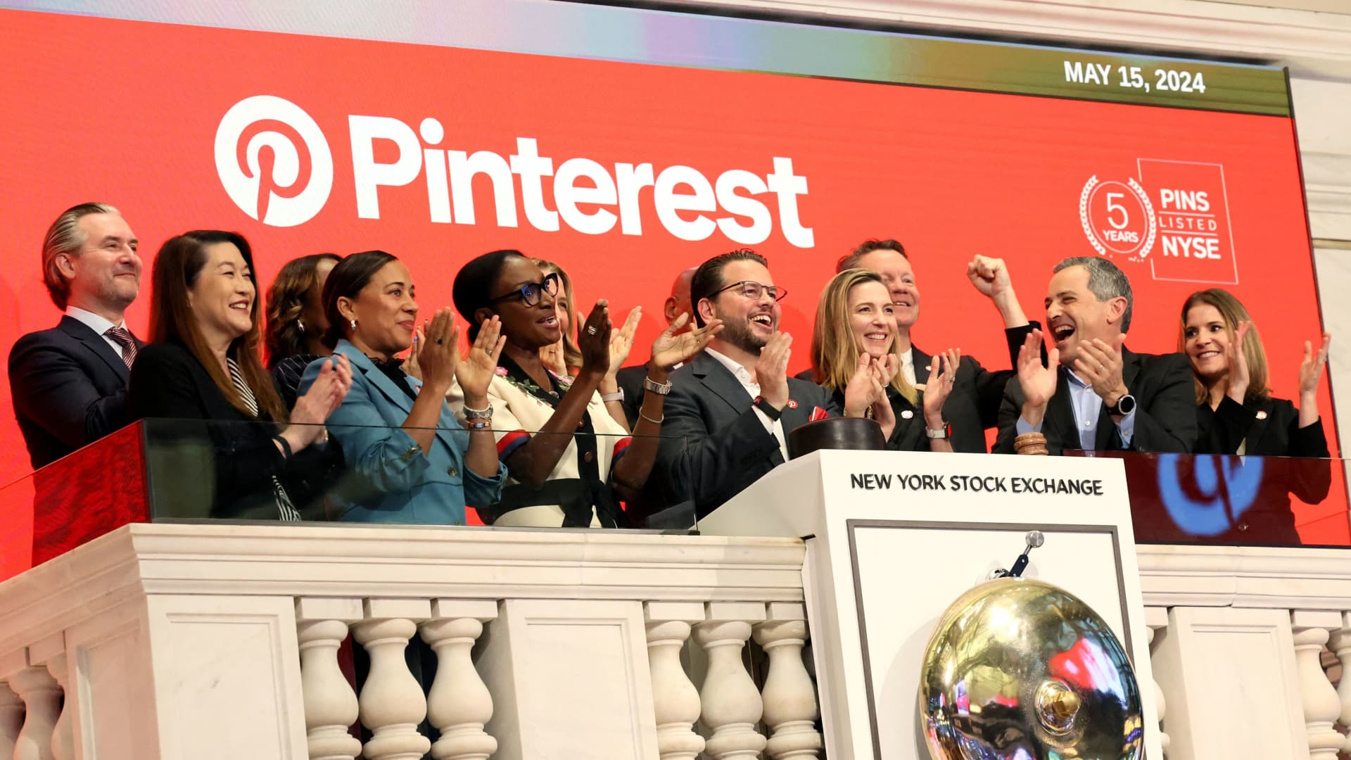 Pinterest shares plummet 15% on earnings miss, weak forecast
