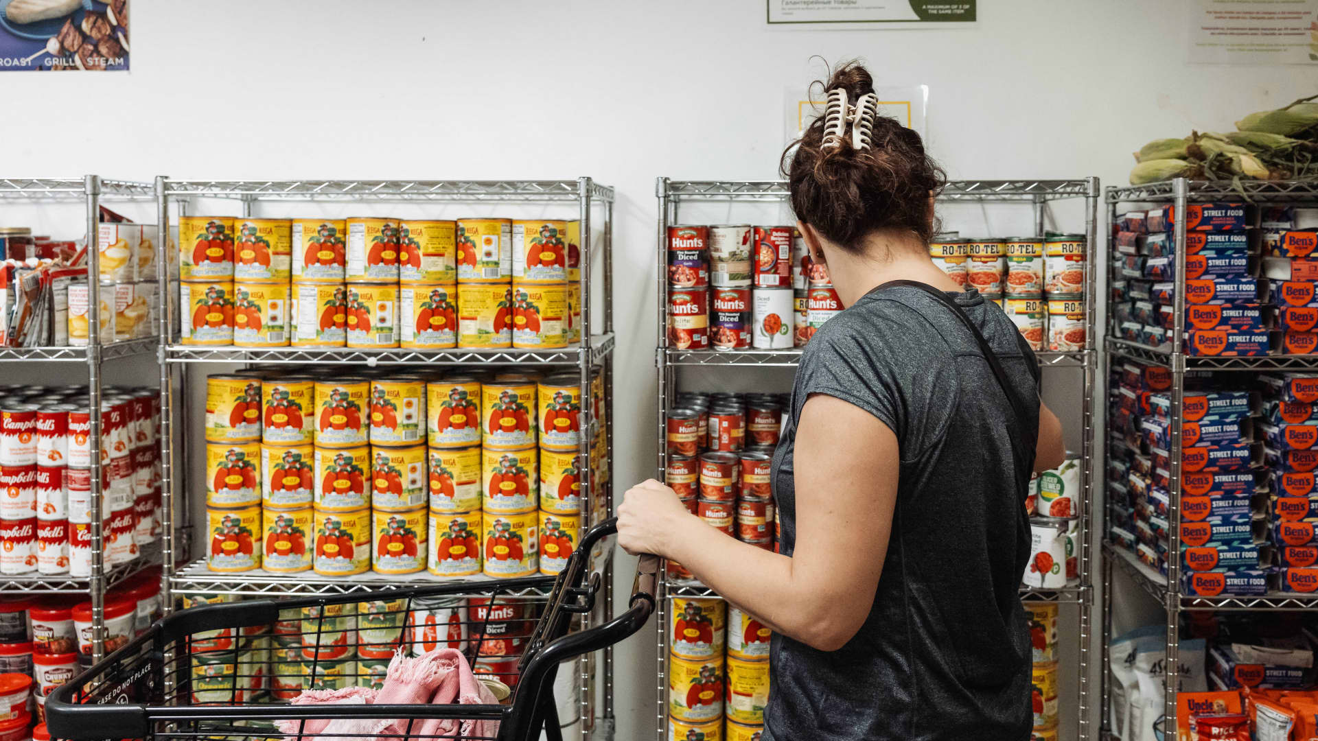SNAP delays drive record surge in food bank donations
