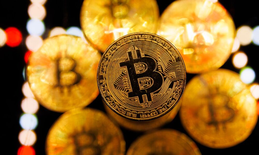 The crypto market looks out of gas as Bitcoin dips under $100k and alt-coins plummet