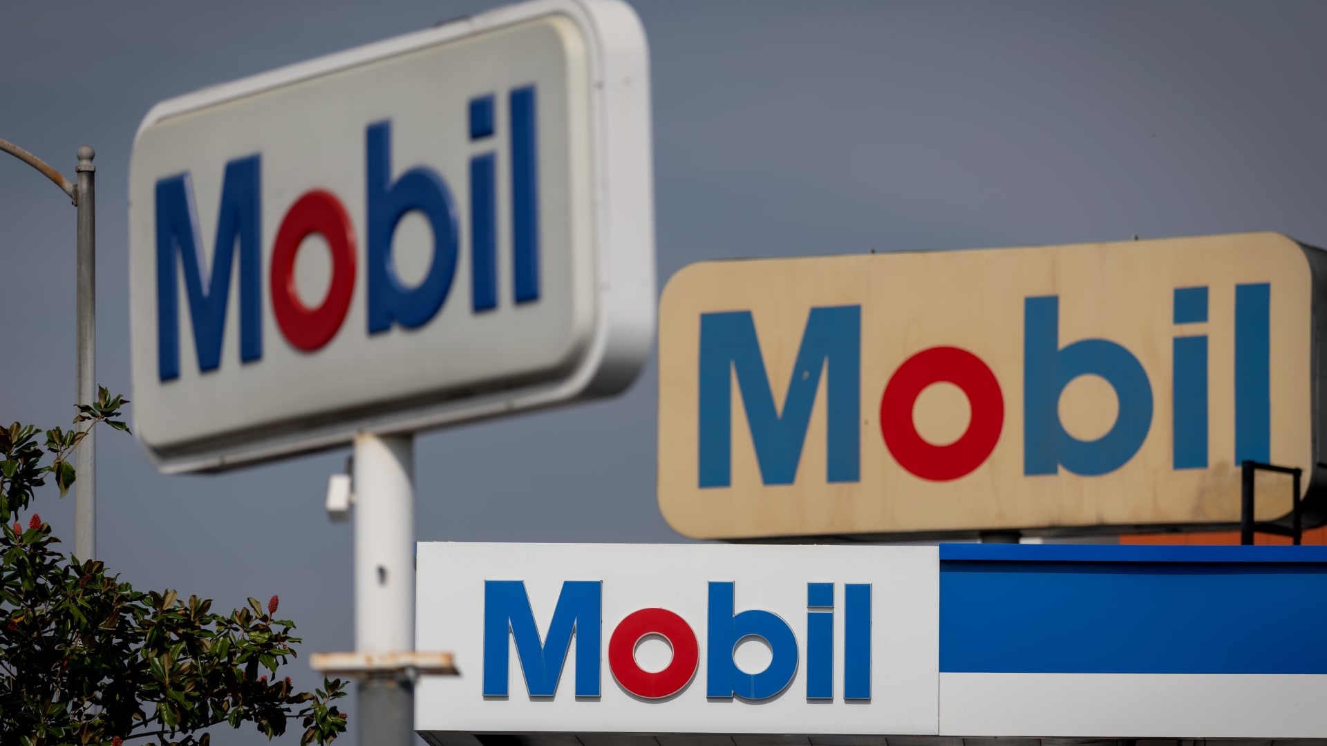 This oil stock finally has technical momentum on its side, Josh Brown says