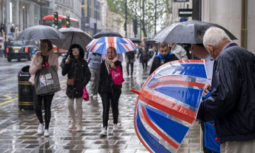 UK economy barely grows in the third quarter, missing forecasts ahead of crucial budget