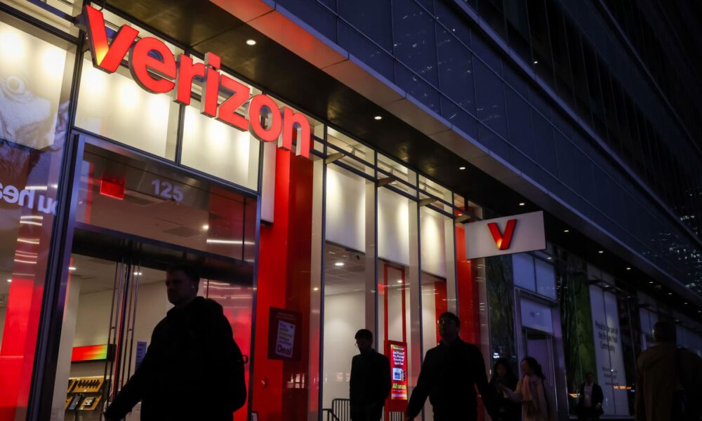 Verizon chairman Mark Bertolini says board needed to revive company